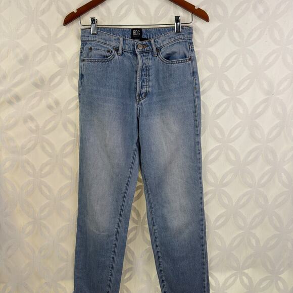 BDG Urban Outfitter Slim Straight Mom Cropped Button Fly Jeans Size 26 - Picture 6 of 10